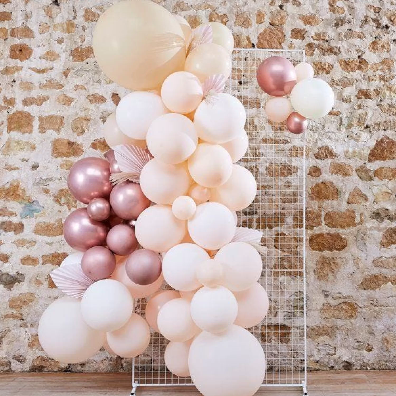 Hot Party Delights A Touch Of Pampas Balloon Arch Kit - 70 Balloons