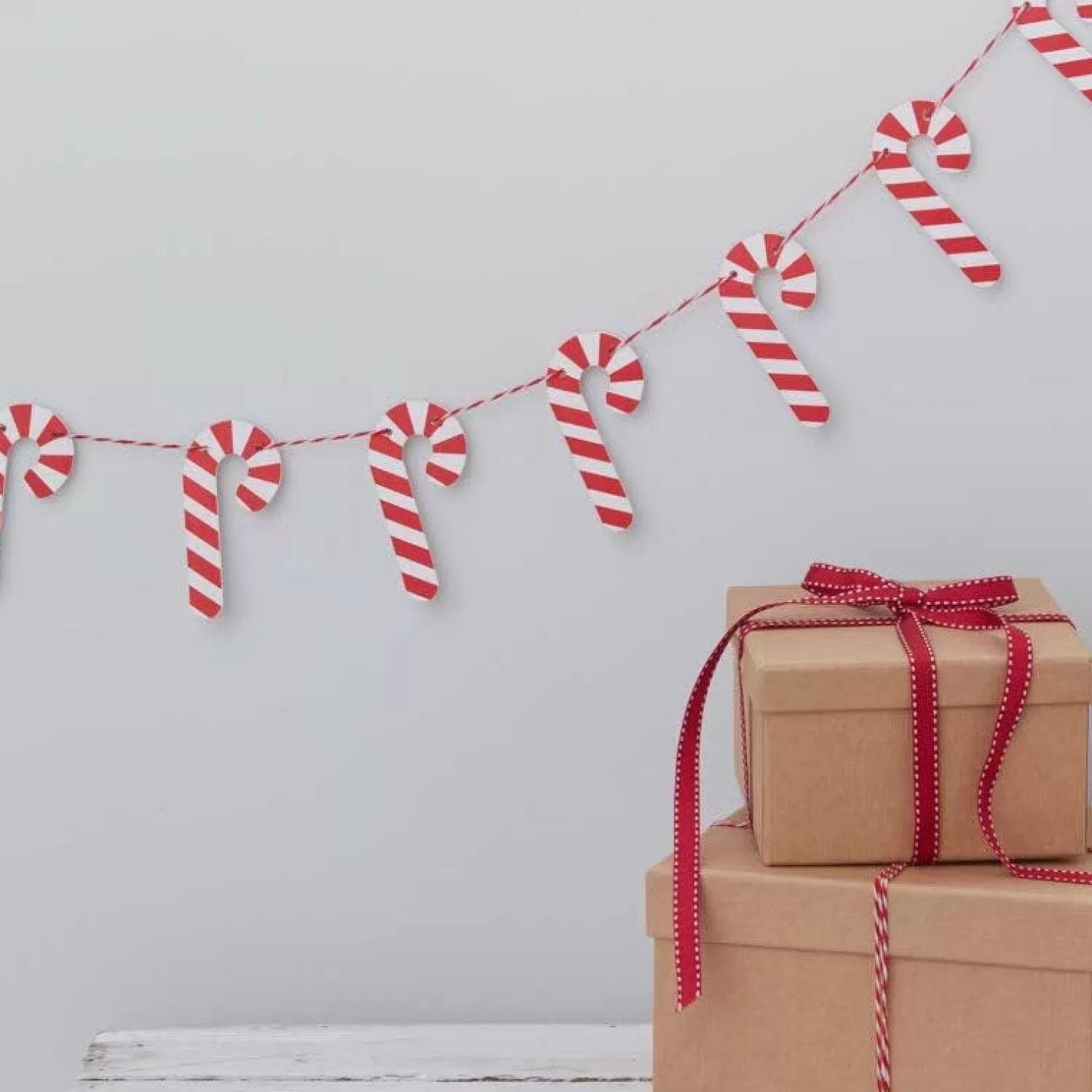 Candy Cane Wooden Bunting - 1.5M<Party Delights Clearance