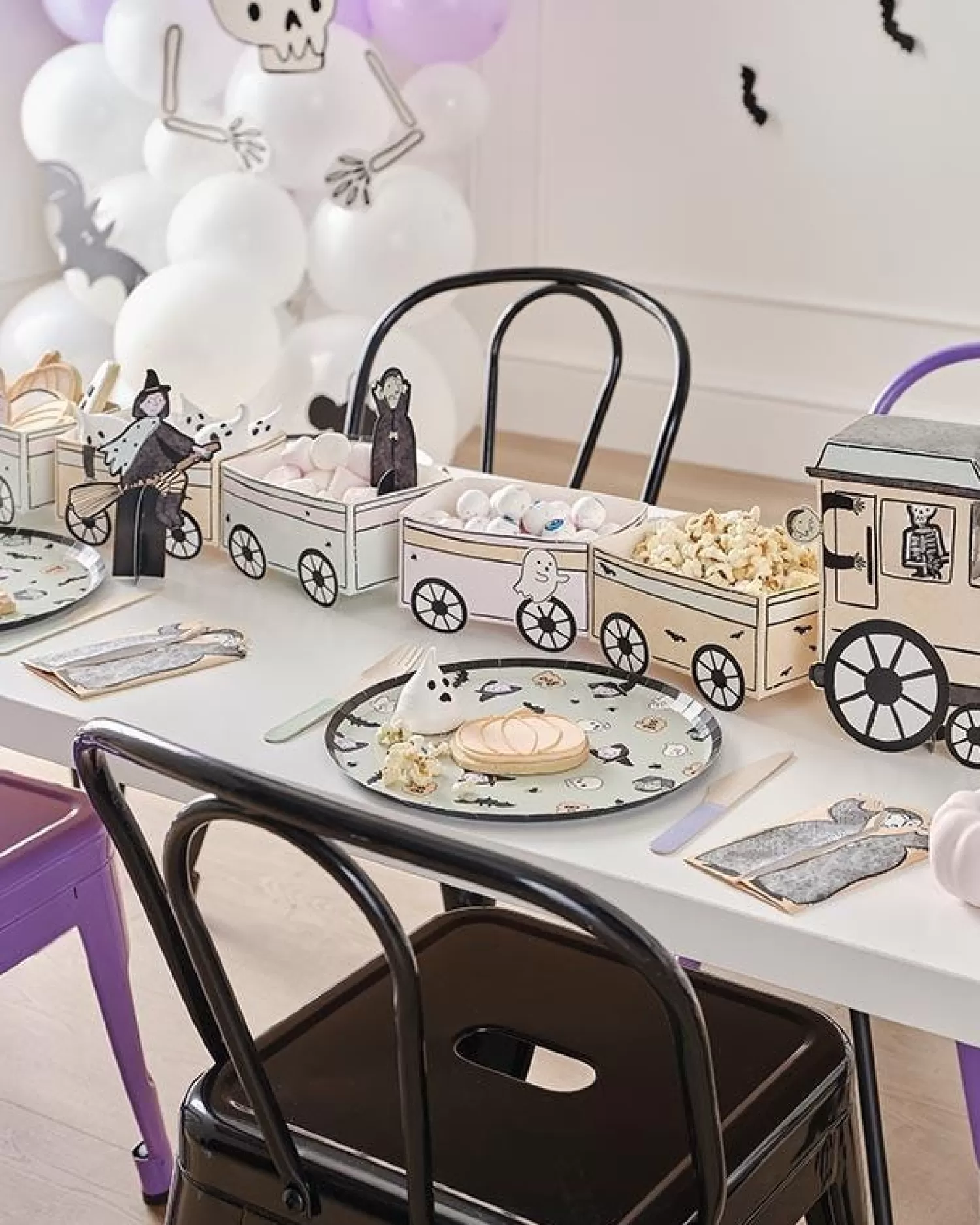 Ghost Train Treat Stand<Party Delights Clearance