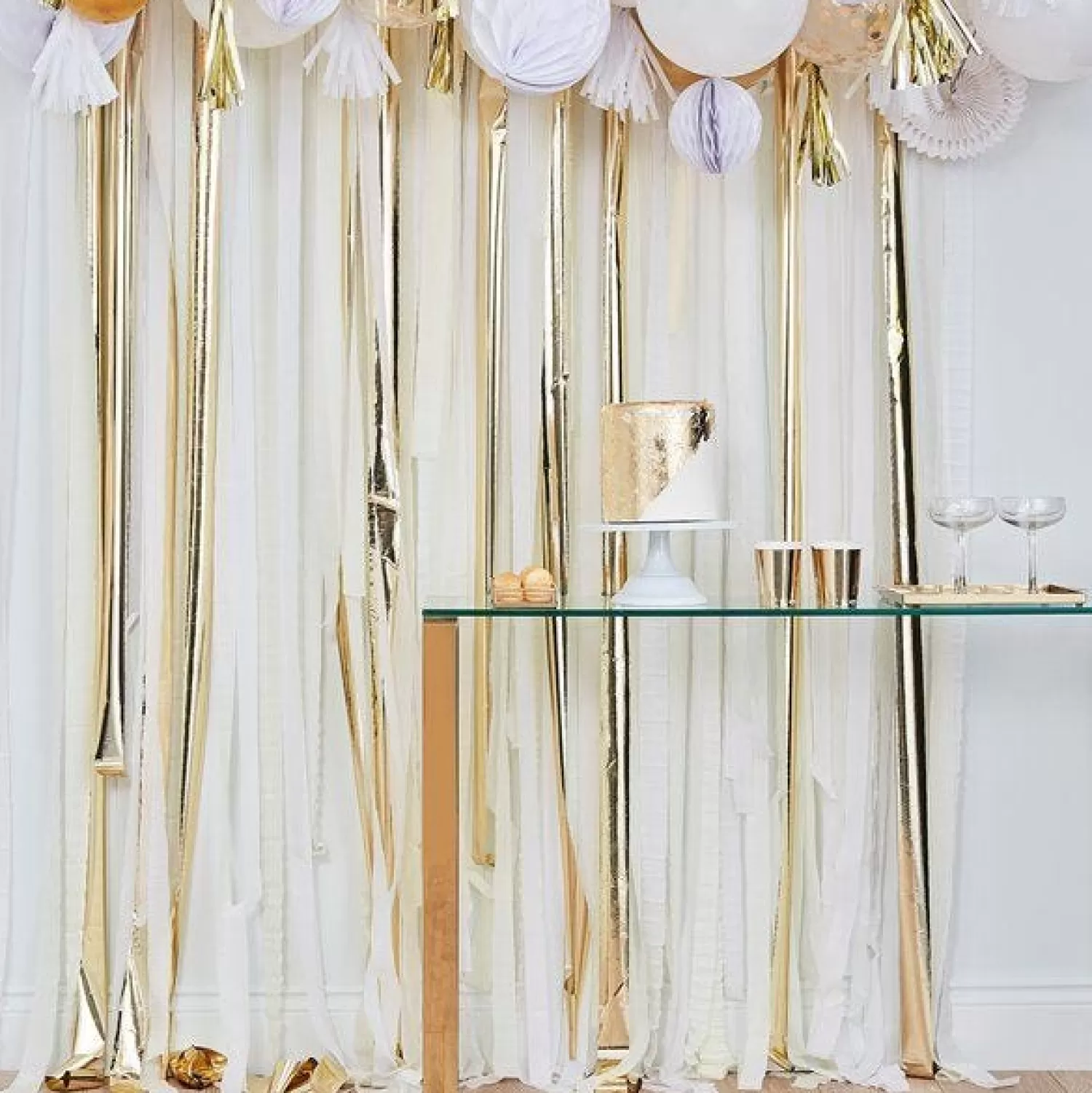 Discount Party Delights Gold Mix Streamer Backdrop