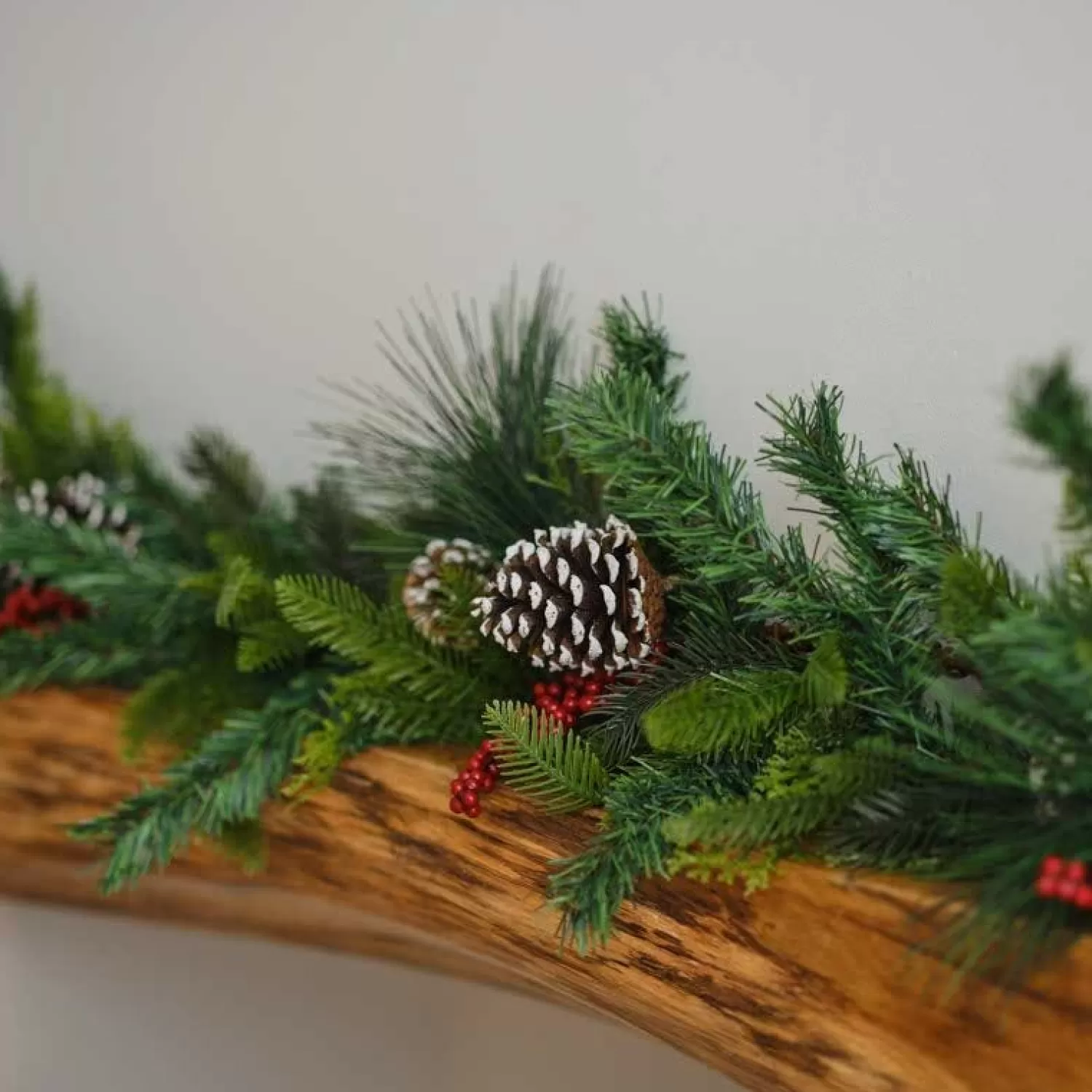 Pine Cones & Berries Foliage Garland - 1.8M<Party Delights Fashion