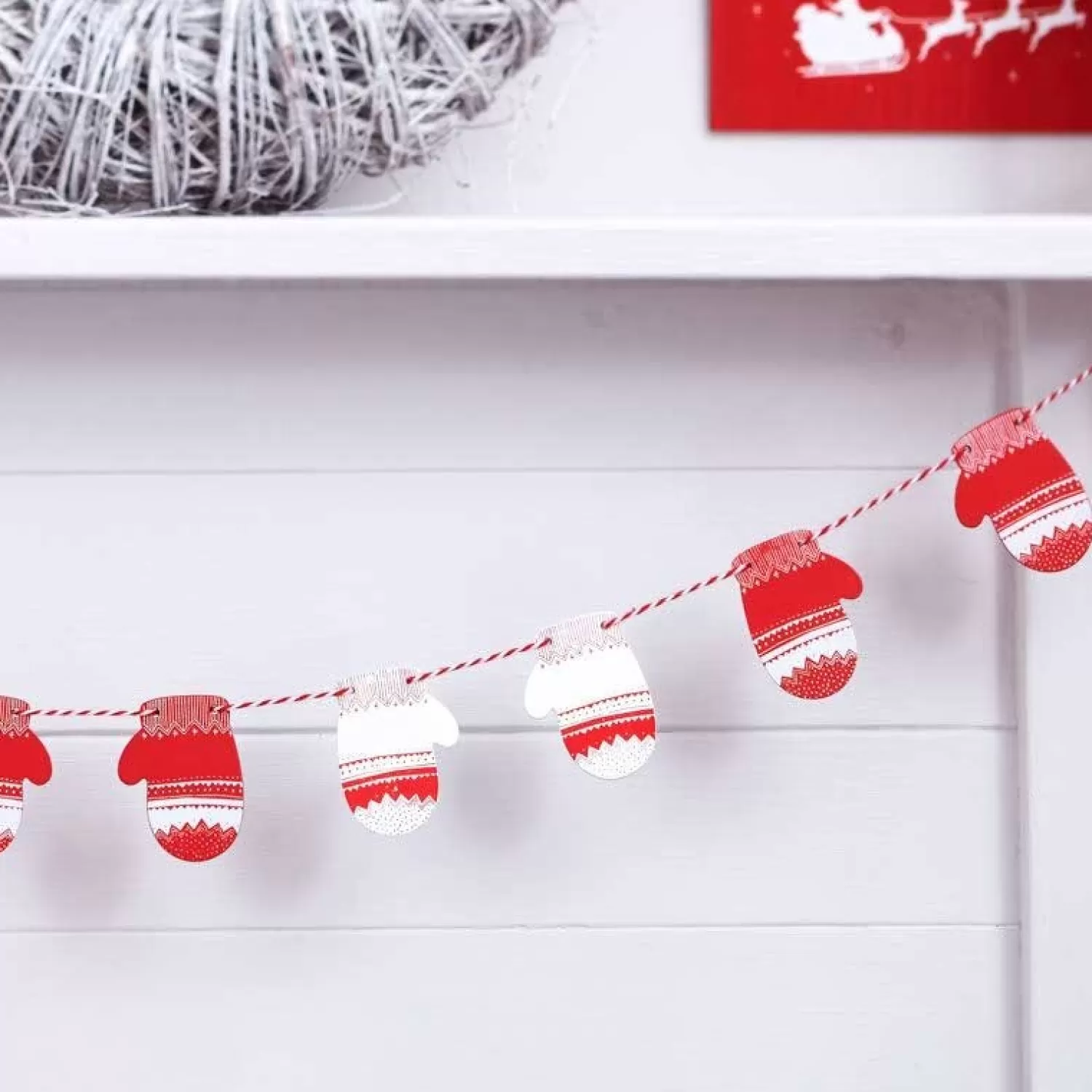 Red & White Festive Mitten Wooden Bunting - 1.5M<Party Delights Fashion