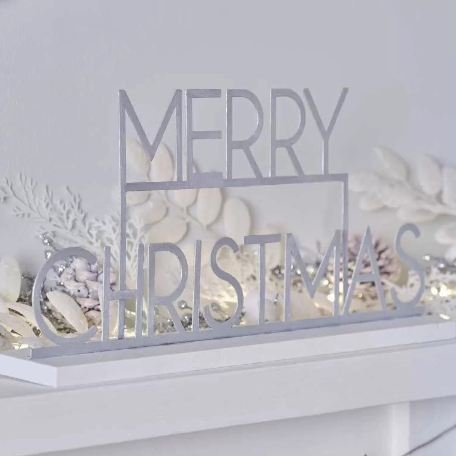 Silver Metal Merry Christmas Sign - 24Cm X 38Cm<Party Delights Flash Sale