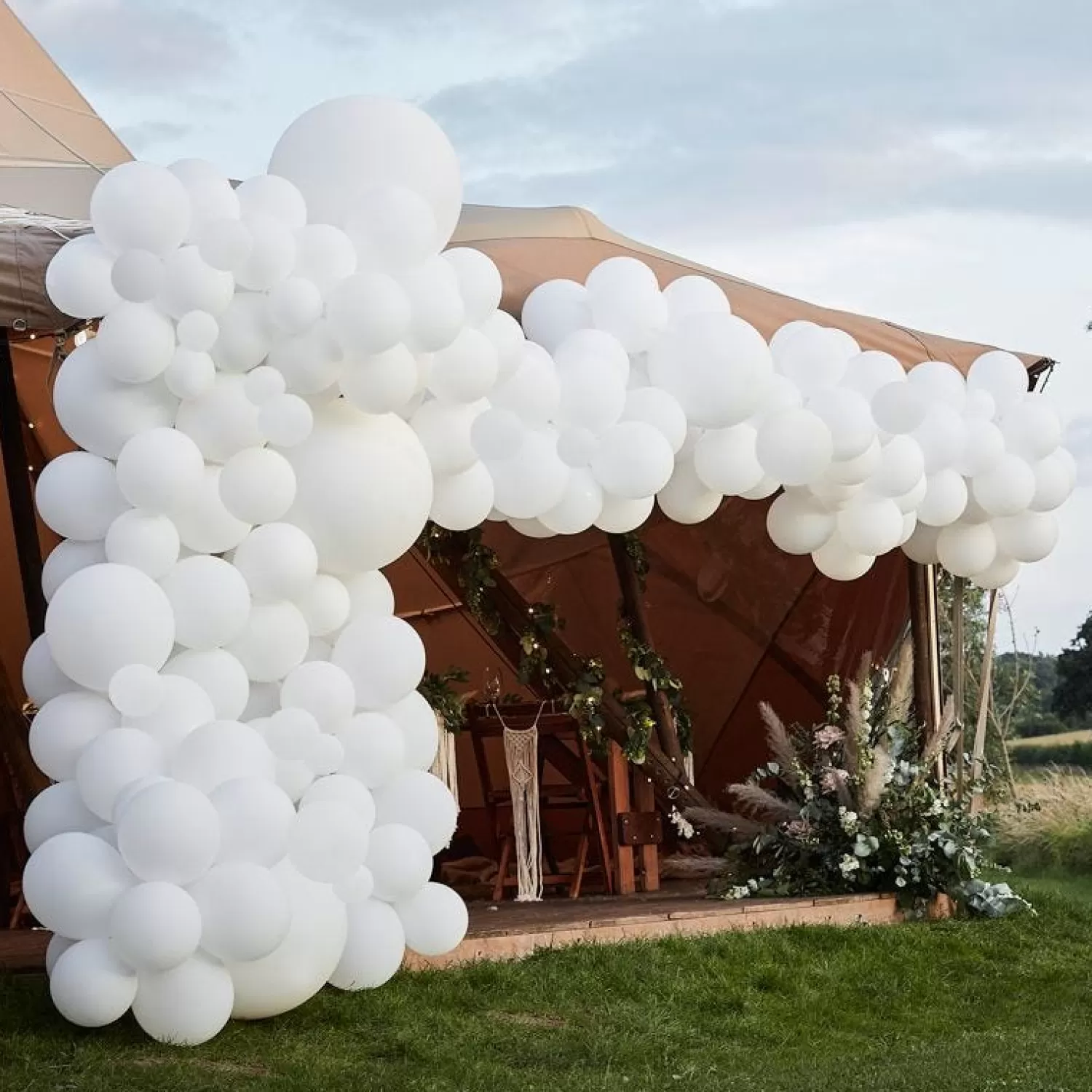 Clearance Party Delights White Balloon Arch - 200 Balloons