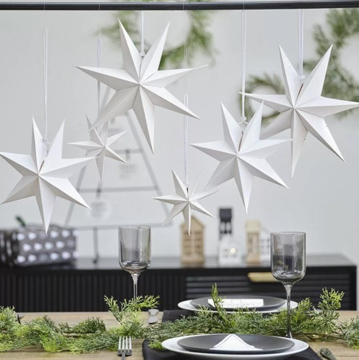 White Paper Hanging Stars (6Pk)<Party Delights Outlet